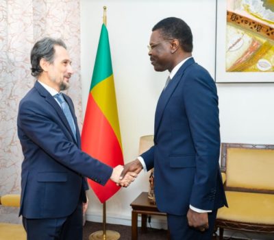 Audience à l’Assemblée nationale : Le Président DJOGBÉNOU échange avec l&rsquo;ambassadeur de la turquie près le Bénin