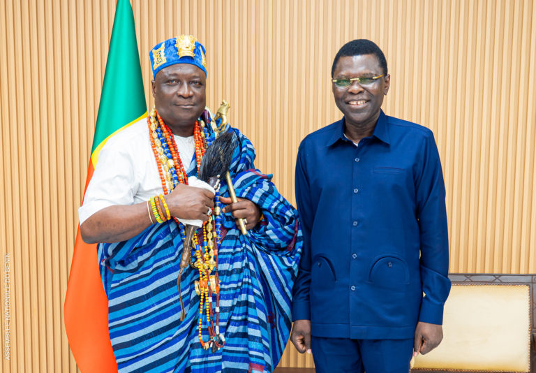 Fête de l’igname 2026 : Sa Majesté Dadah Ganfon Gbaguidi XV fait une invitation d&rsquo;honneur au Président DJOGBÉNOU