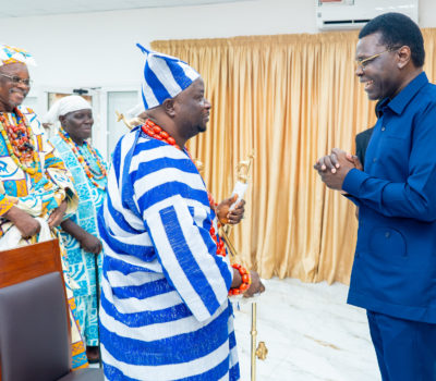 Audience au Palais des Gouverneurs : Le roi de Xogbonou salue la vision et la méthode du président Joseph Fifamin DJOGBÉNOU
