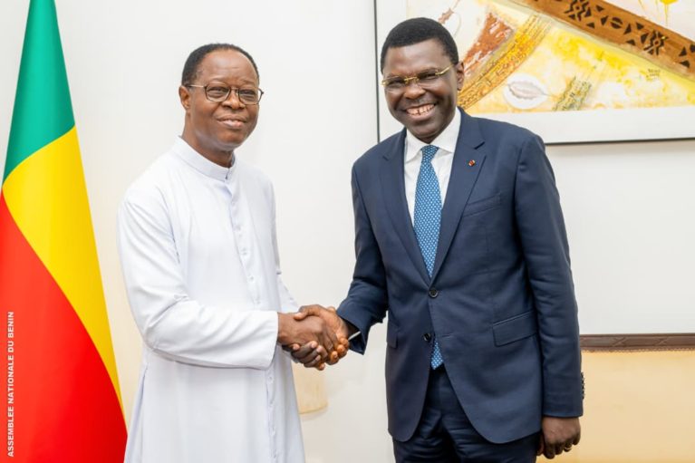 Assemblée nationale : L’Aumônier national des cadres et personnalités politiques au cabinet du Président DJOGBENOU