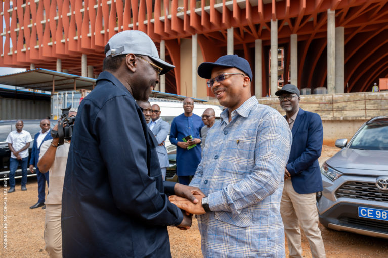 Visite du chantier du nouveau siège de l’Assemblée nationale : Le Professeur DJOGBENOU satisfait de l’avancement et de la qualité des travaux