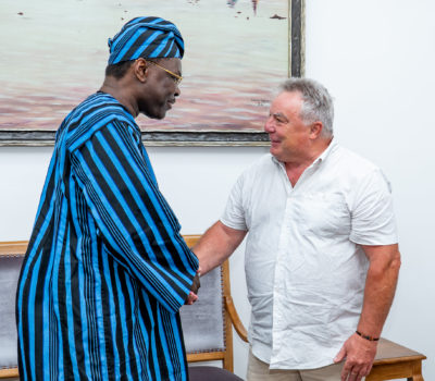 Assemblée nationale : Le Président Joseph DJOGBÉNOU échange avec un promoteur français