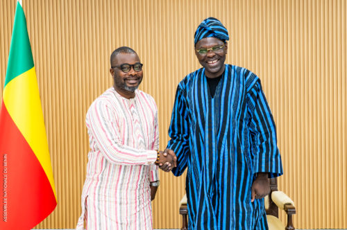 Audiences à l’Assemblée nationale : Le comité d’organisation du festival international racines d’agonlin et l’association Tolikunkan reçus par le président DJOGBENOU